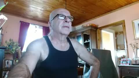 Maurice online show from February 24, 3:09 pm