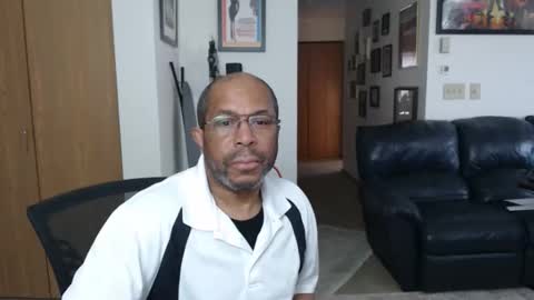 Snapshot of mauricewilson86 chatting on April 27, 12:08 am mauricewilson86 online show from April 27, 12:08 am