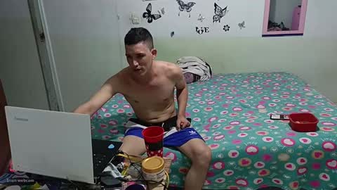 mauroluxandra online show from January 15, 12:30 am