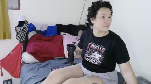 mauroluxandra online show from May 7, 11:59 am