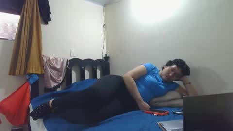 mauroluxandra online show from May 27, 6:05 pm