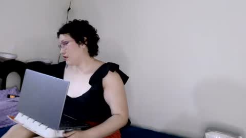mauroluxandra online show from July 15, 10:59 pm