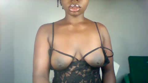 Snapshot of maverlous_pussy900 chatting on February 22, 1:18 am Maverlous pussy online show from February 22, 1:18 am