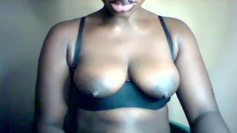 Snapshot of maverlous_pussy900 chatting on March 7, 6:54 am Maverlous pussy online show from March 7, 6:54 am