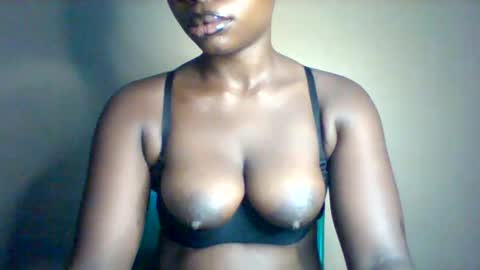 Snapshot of maverlous_pussy900 chatting on March 12, 11:44 pm Maverlous pussy online show from March 12, 11:44 pm