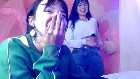 Snapshot of mavimist_ chatting on January 9, 12:35 am mavimist_ online show from January 9, 12:35 am