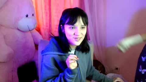 Snapshot of mavimist_ chatting on February 3, 10:21 pm mavimist_ online show from February 3, 10:21 pm