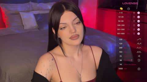 Mavis online show from November 13, 10:52 pm