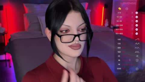 Mavis online show from November 27, 11:29 pm