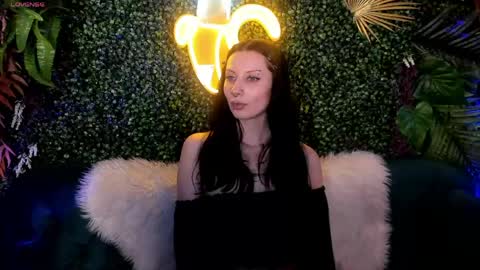   online show from May 4, 6:15 pm