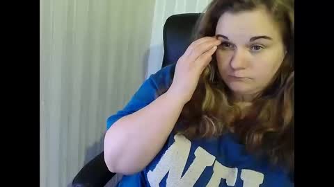 Snapshot of mavka2025x chatting on November 19, 1:22 pm Mavka2025x online show from November 19, 1:22 pm