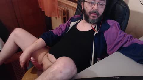 Snapshot of max818k chatting on December 28, 7:55 am Max online show from December 28, 7:55 am