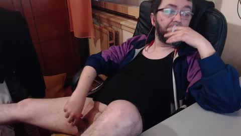 Snapshot of max818k chatting on December 31, 7:10 am Max online show from December 31, 7:10 am