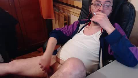 Snapshot of max818k chatting on January 4, 2:35 pm Max online show from January 4, 2:35 pm