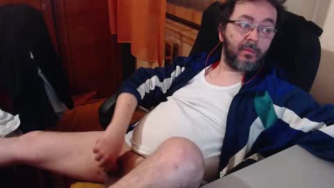 Snapshot of max818k chatting on February 8, 6:12 am Max online show from February 8, 6:12 am