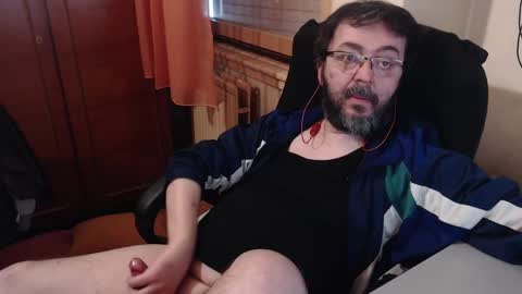 Snapshot of max818k chatting on February 16, 7:48 am Max online show from February 16, 7:48 am