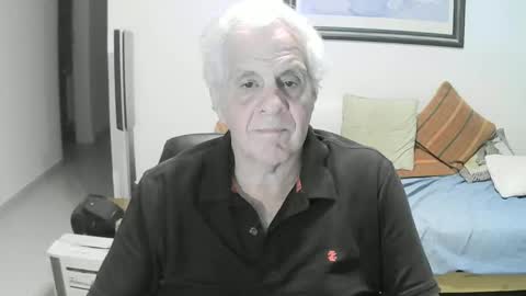 Snapshot of max_2017 chatting on December 12, 2:26 am max_2017 online show from December 12, 2:26 am