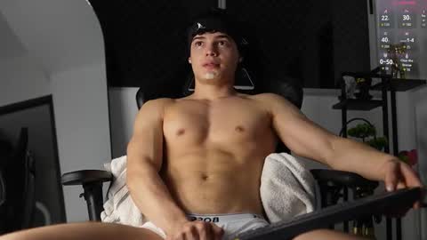 Snapshot of max_cortes1_ chatting on November 1, 11:29 pm 60 OFF ON MY OF ONLY FOR TODAY online show from November 1, 11:29 pm