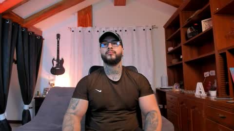 Snapshot of max_dic1 chatting on September 22, 12:18 pm max D. online show from September 22, 12:18 pm