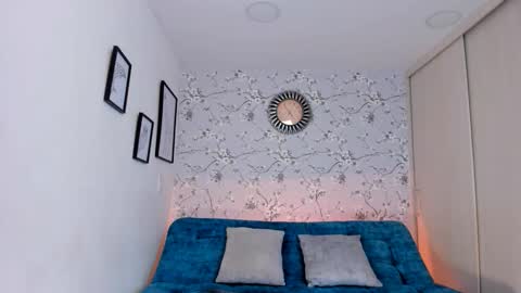 max D. online show from March 6, 12:01 pm