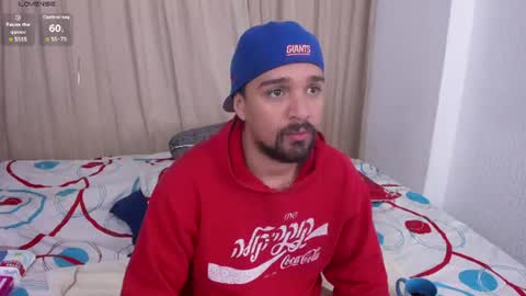 Snapshot of max_ed chatting on June 24, 11:31 am edward online show from June 24, 11:31 am