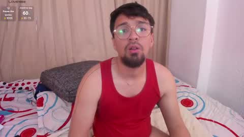 Snapshot of max_ed chatting on June 30, 11:33 am edward online show from June 30, 11:33 am
