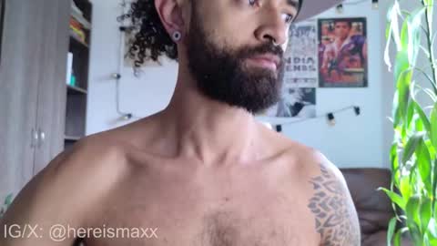 Max Follow me IGX hereismaxx online show from November 25, 2:39 pm