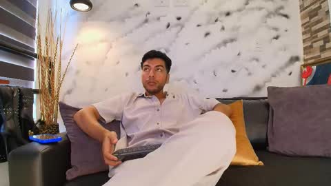 Max Hornye online show from February 16, 6:59 pm