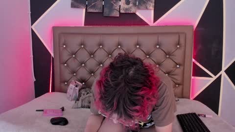 Snapshot of max_lover1 chatting on December 18, 1:56 pm Max lover1 online show from December 18, 1:56 pm