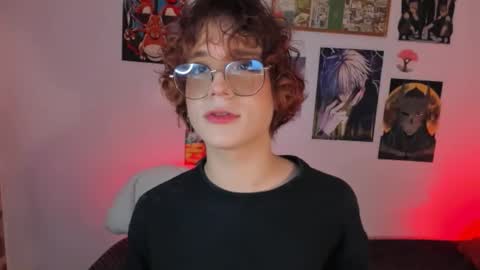 Snapshot of max_lover1 chatting on September 25, 2:04 am Max lover1 online show from September 25, 2:04 am