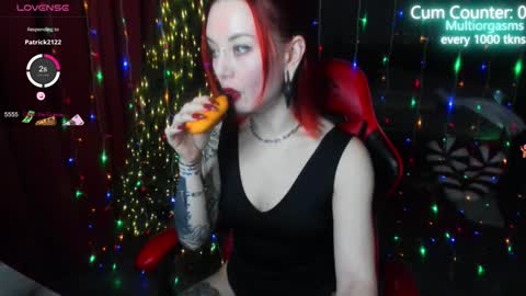 Snapshot of max_phoenix chatting on December 29, 10:14 pm Max online show from December 29, 10:14 pm