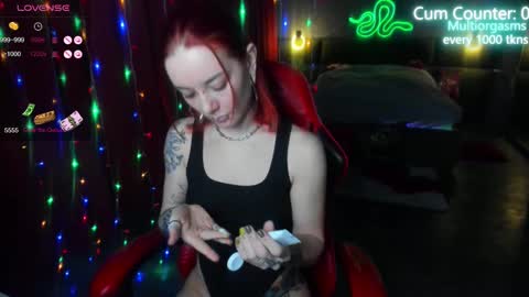 Snapshot of max_phoenix chatting on February 17, 6:15 pm Max online show from February 17, 6:15 pm