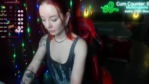 Snapshot of max_phoenix chatting on February 20, 9:53 pm Max online show from February 20, 9:53 pm