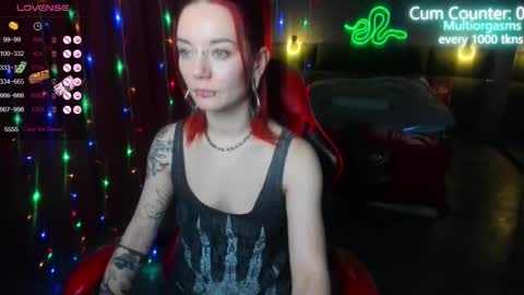 Snapshot of max_phoenix chatting on February 21, 1:00 am Max online show from February 21, 1:00 am