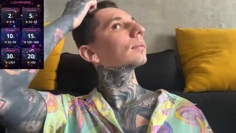 Snapshot of max_reaves chatting on October 30, 5:42 am online show from October 30, 5:42 am