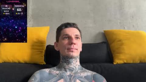 Snapshot of max_reaves chatting on November 8, 6:02 am online show from November 8, 6:02 am