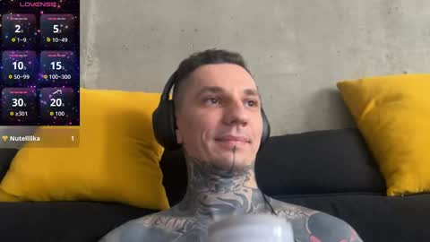 Snapshot of max_reaves chatting on November 15, 7:05 am online show from November 15, 7:05 am