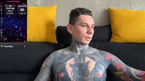 Snapshot of max_reaves chatting on November 30, 5:55 am online show from November 30, 5:55 am