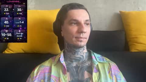 Snapshot of max_reaves chatting on December 4, 6:34 am online show from December 4, 6:34 am