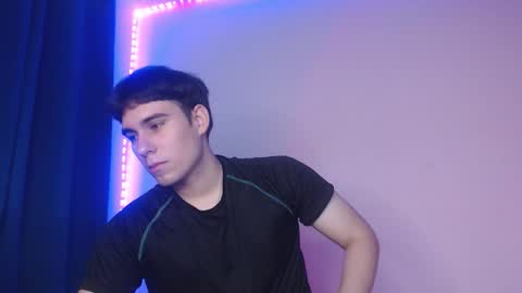 Snapshot of max_snow1616 chatting on February 4, 4:02 pm max_snow1616 online show from February 4, 4:02 pm