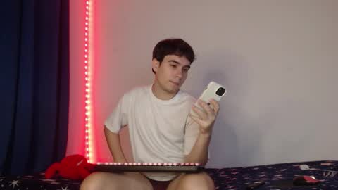 Snapshot of max_snow1616 chatting on February 16, 2:02 pm max_snow1616 online show from February 16, 2:02 pm