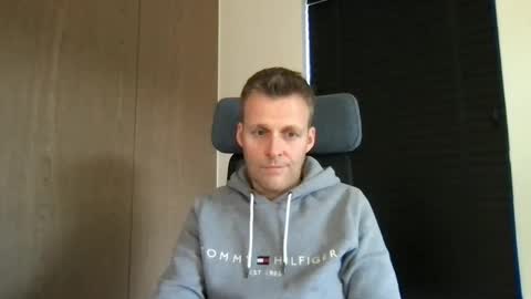 Snapshot of max_straight_1 chatting on January 27, 1:41 pm Max take off clothes online show from January 27, 1:41 pm