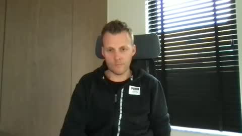 Snapshot of max_straight_1 chatting on March 11, 8:41 am Max take off clothes online show from March 11, 8:41 am