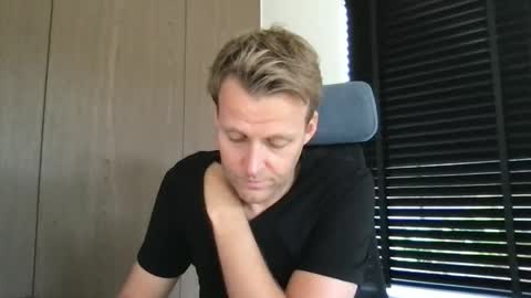 Snapshot of max_straight_1 chatting on September 11, 7:41 am Max take off clothes online show from September 11, 7:41 am