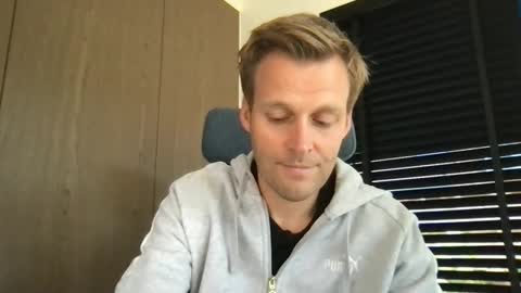 Snapshot of max_straight_1 chatting on September 22, 7:21 am Max take off clothes online show from September 22, 7:21 am