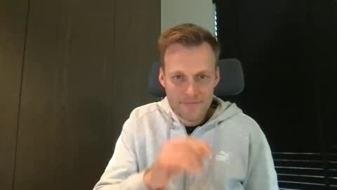 Snapshot of max_straight_1 chatting on November 27, 10:17 am Max take off clothes online show from November 27, 10:17 am