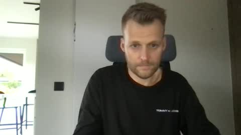 Max take off clothes online show from February 6, 9:01 am