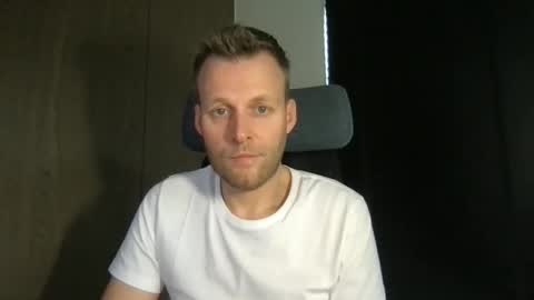 Max take off clothes online show from February 17, 8:22 am