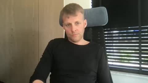 Max take off clothes online show from April 27, 12:14 pm