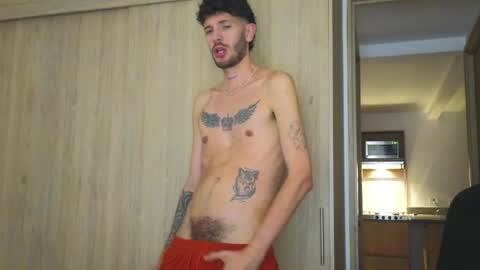 Snapshot of max_tayloor chatting on June 2, 9:44 am Max Taylor online show from June 2, 9:44 am